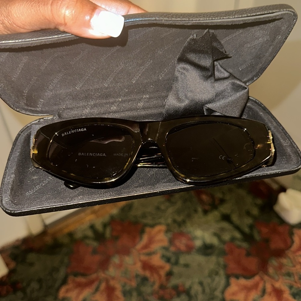 *Brand New* Brown Balenciaga sunglasses - Picture 4 of 5